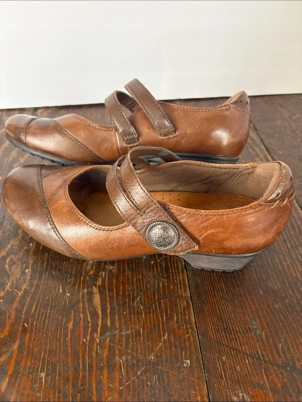 Cobb Hill by New Balance Two-Tone Brown Mary Jane Flats Size 7.5